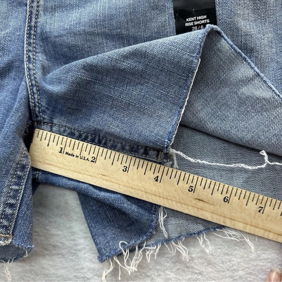 DKNY Women's White Kent High-Rise Cut Button Front Jean Shorts Size 28/6 - Picture 3 of 7